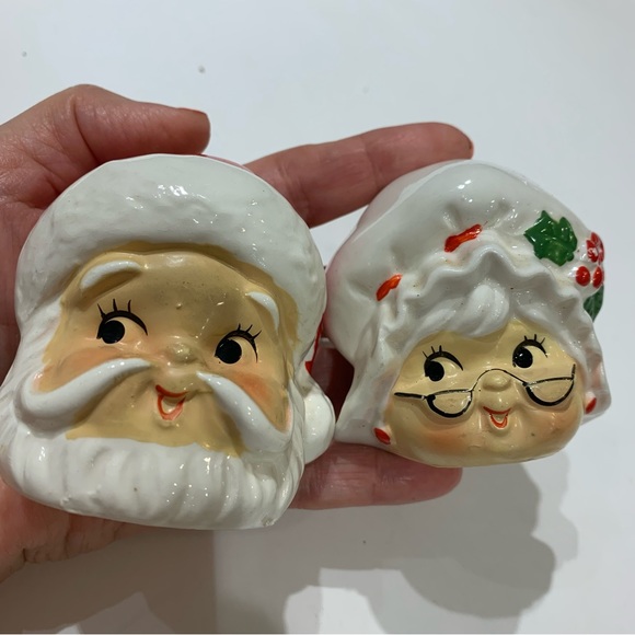 Vintage 1980’s Mr & Mrs. Claus salt & Pepper shakers . Great condition - Picture 7 of 8